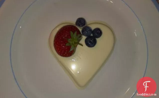 Vanilla White Chocolate Panna Cotta With Strawberries