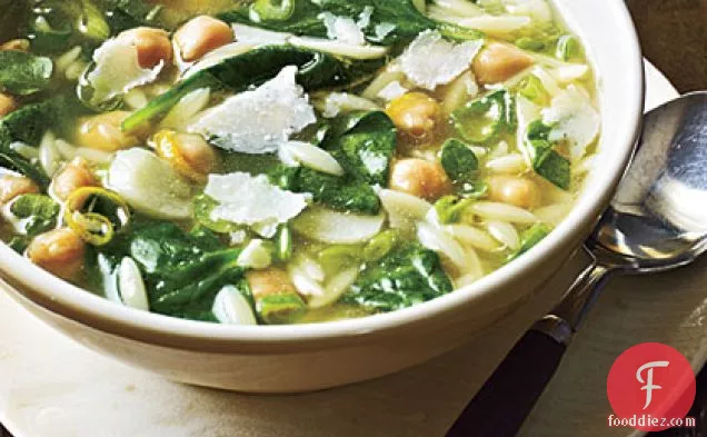 Spinach, Pasta, and Pea Soup