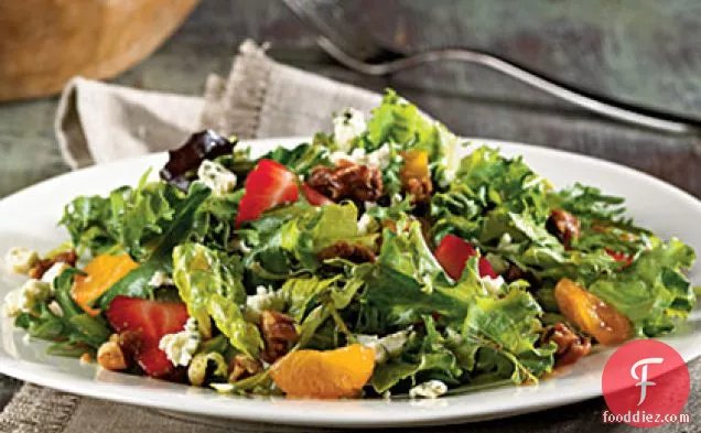Mixed Greens with Praline Pecans and Blue Cheese