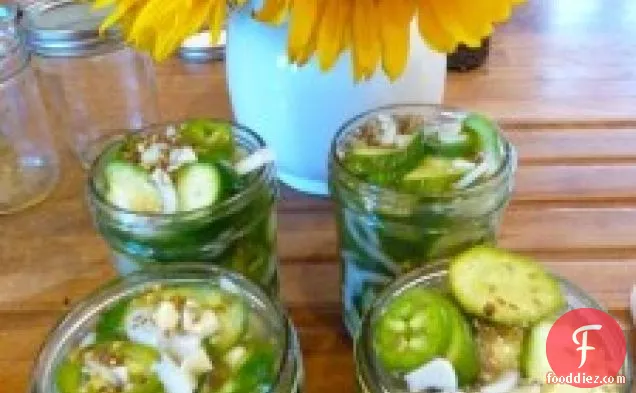 Cucumber And Pepper Pickles With Whole Spices