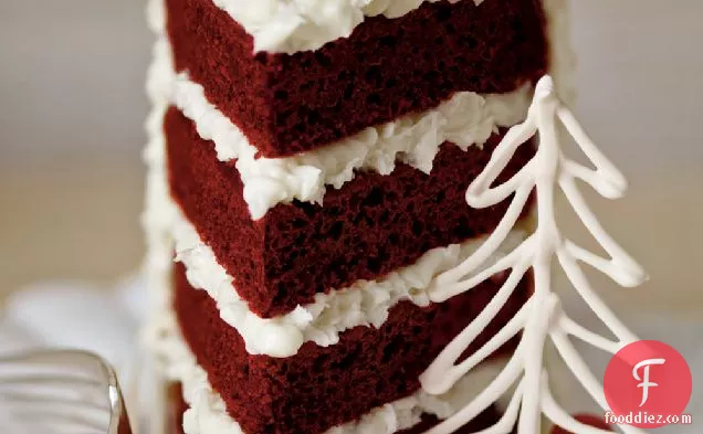 नारियल-क्रीम पनीर फ्रॉस्टिंग के साथ लाल मखमली केक