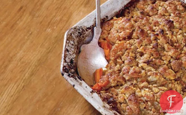 ब्लिस मेपल सिरप और मेपल-शुगर स्ट्रेसेल के साथ गार्नेट याम