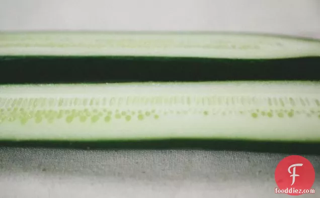 तज़्ज़िकी के साथ ग्रीक ग्रिल्ड चिकन