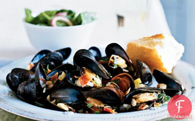 Cider-Braised Mussels with Bacon