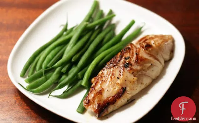 ताजा वसाबी और मिरिन के साथ ग्रील्ड ब्लैक कॉड