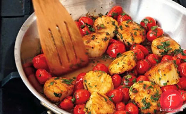 Sauted Scallops with Cherry Tomatoes, Green Onions, and Parsley