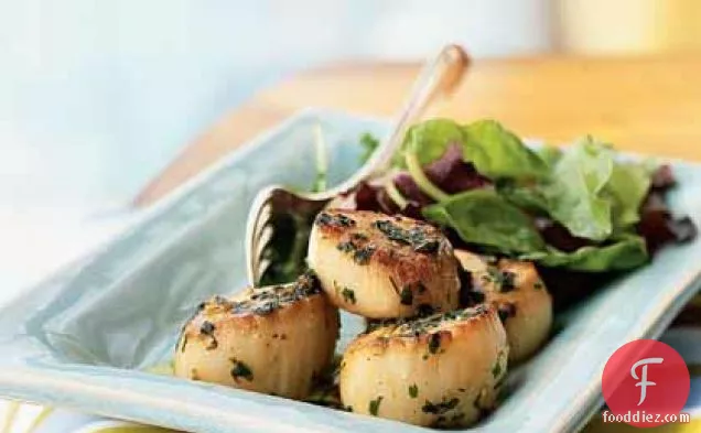 Sauteed Scallops with Parsley and Garlic