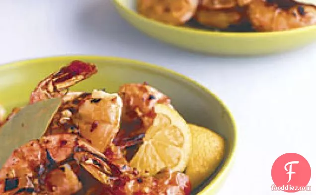 लहसुन के तेल के साथ ग्रील्ड ब्राइड झींगा