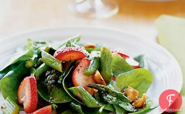 Spinach, Asparagus, and Strawberry Salad