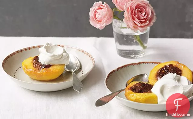 Baked Peaches with Amaretti and Cocoa