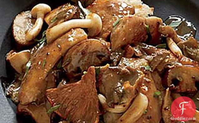 Chicken, Wild Mushroom and Roasted-Garlic Sauté