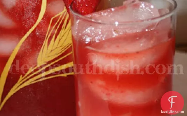 Southern Strawberry Sweet Iced Tea