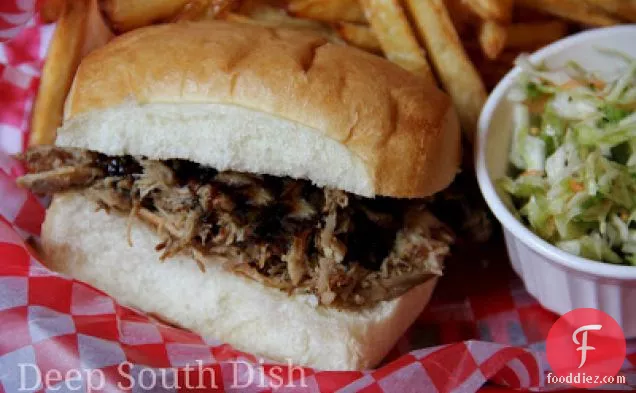 धीमी कुकर कोक खींचा पोर्क