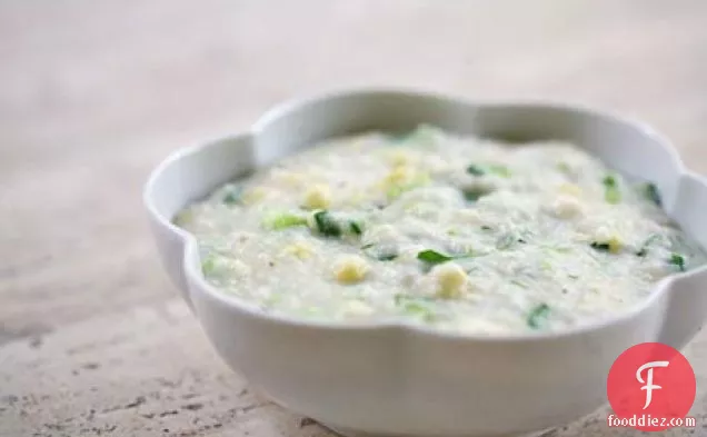 मकई और प्याज के साग के साथ जई का आटा