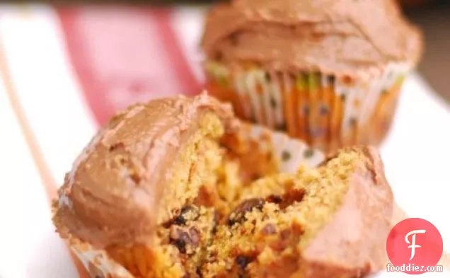 Pumpkin Chocolate Chip Cupcakes With Chocolate Buttercream Fros