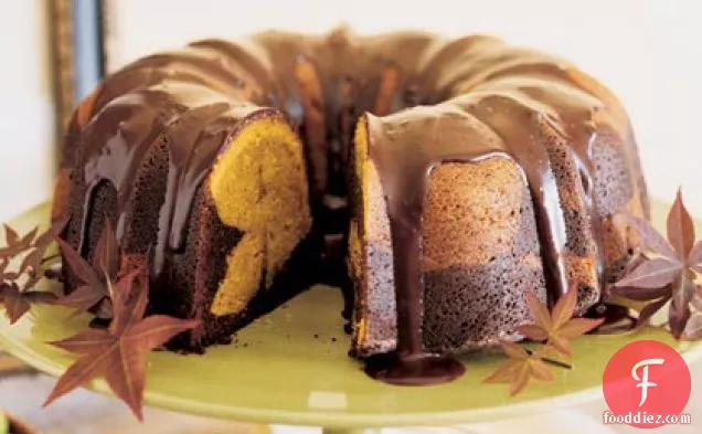 चॉकलेट-कद्दू संगमरमर केक