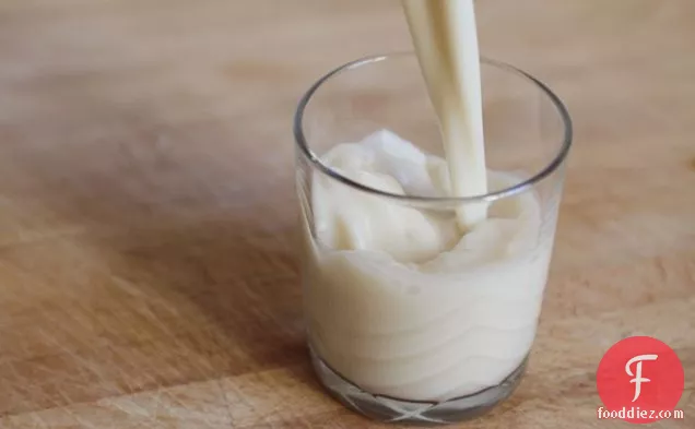 Easy Homemade Oat Milk – Vegan and Gluten-Free