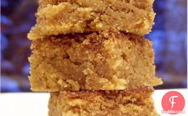 Dairy-Free Holiday Snickerdoodle Blondies