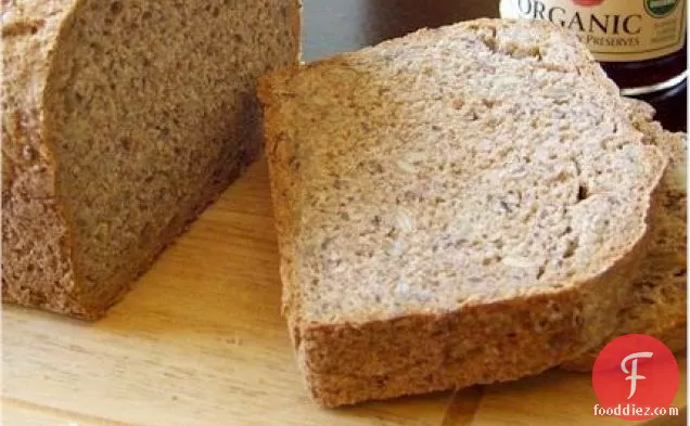 साबुत अनाज जर्मन शैली की रोटी
