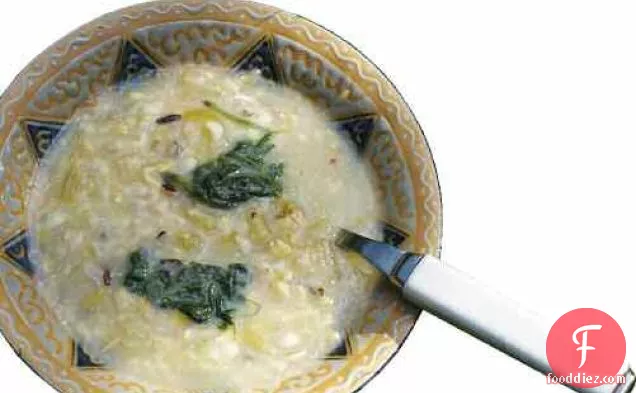 लेमनग्रास के साथ अजवाइन और चावल का सूप