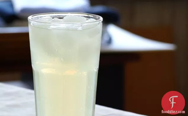 Homemade Lemonade – 7 Ways