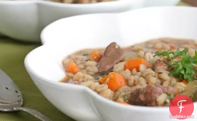 Slow Cooker Beef and Barley Soup
