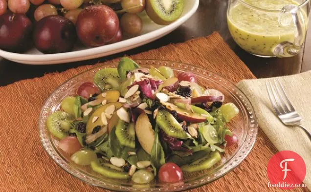 Spinach Salad with fresh Grapes, Plums, Peaches and Kiwis