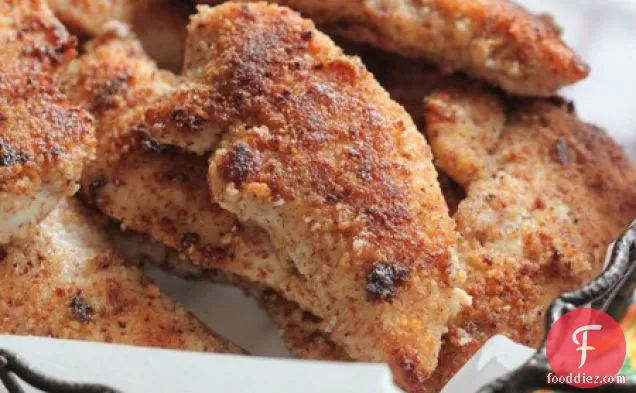 बादाम परमेसन क्रस्टेड चिकन निविदाएं