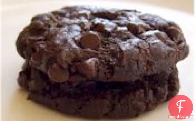 ट्रिपल चॉकलेट डेयरी मुक्त ब्राउनी कुकीज़