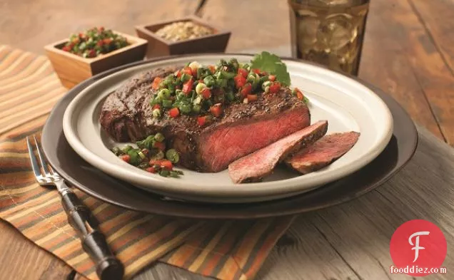 चिमिचुर्री सालसा के साथ ग्रिल्ड रिबे स्टेक