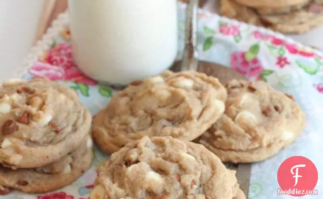 Snickerdoodle-like Cinnamon and White Chip Cookies