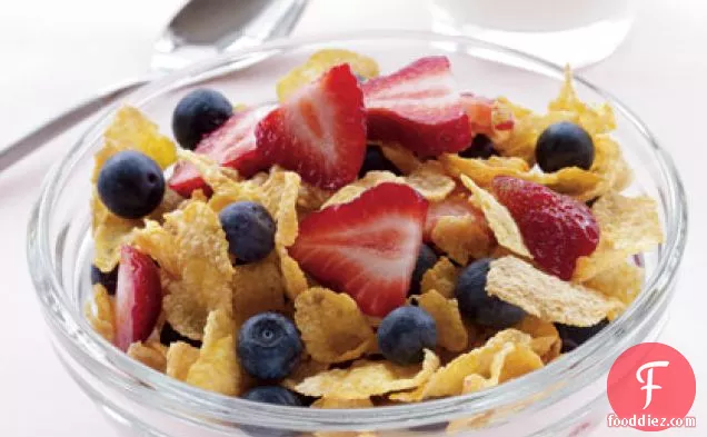 Cornflakes, Low-Fat Milk, and Berries