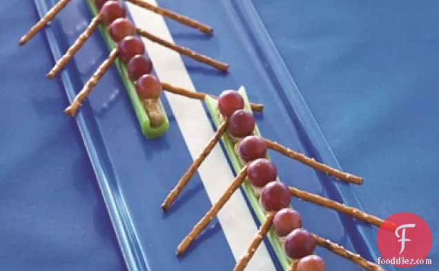 Grapes in a Canoe Snack