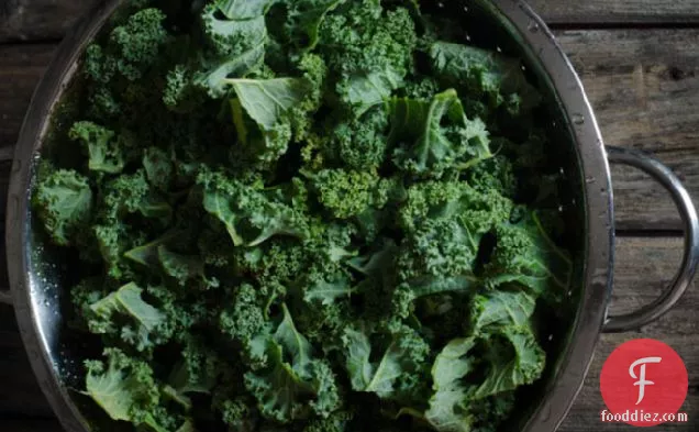 Cheesy Kale Chips with Miso, Garlic and Dulse