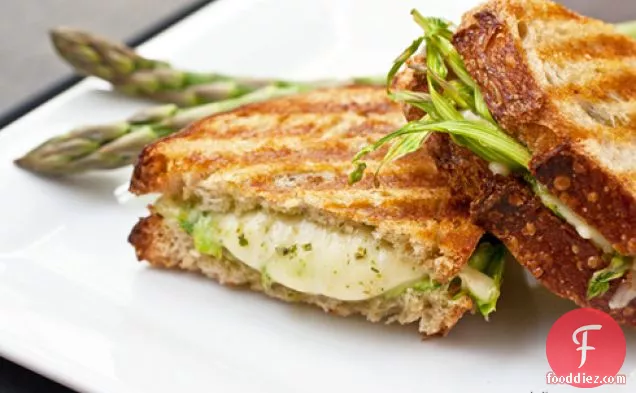 Grilled Jarlsberg with Shaved Asparagus and Arugula Pesto + Grilled Cheese Kit Giveaway!