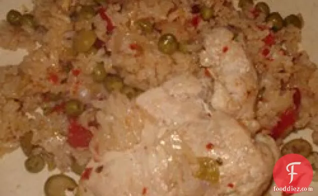 चावल के साथ चिकन (अरोज़ कोन पोलो)