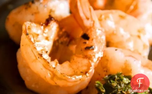 साल्सा वर्डे के साथ ग्रील्ड झींगा