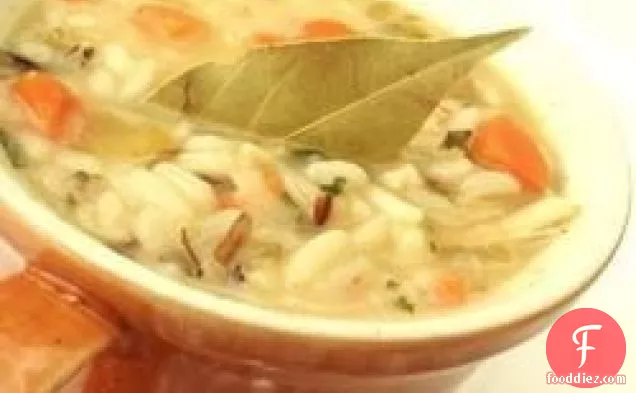 स्मोक्ड टर्की जंगली चावल का सूप