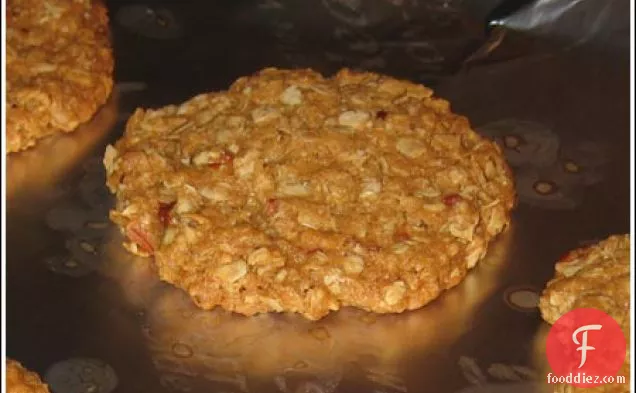 Crunchy Hearty Oatmeal Cookies