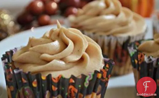 Pumpkin Spice Cupcakes With Cream Cheese Frosting