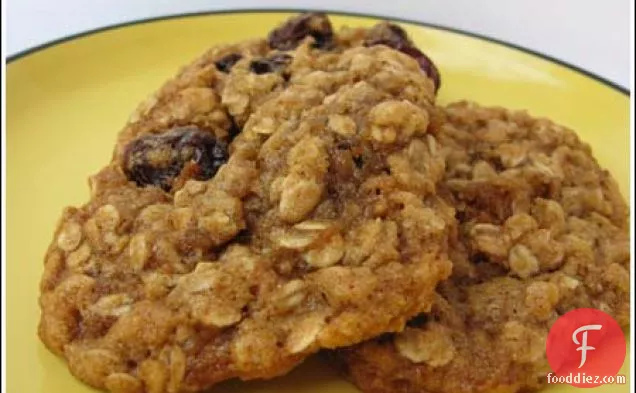Chewy Vegan Oatmeal Raisin Cookies