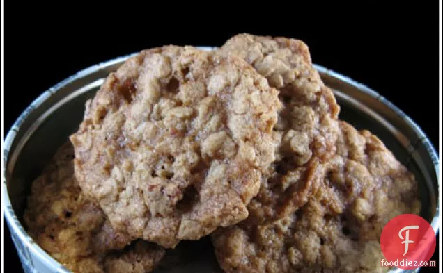 Katrina’s Mom’s Crisp Oatmeal Cookies