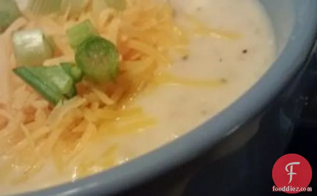 मलाईदार धीमी कुकर आलू का सूप