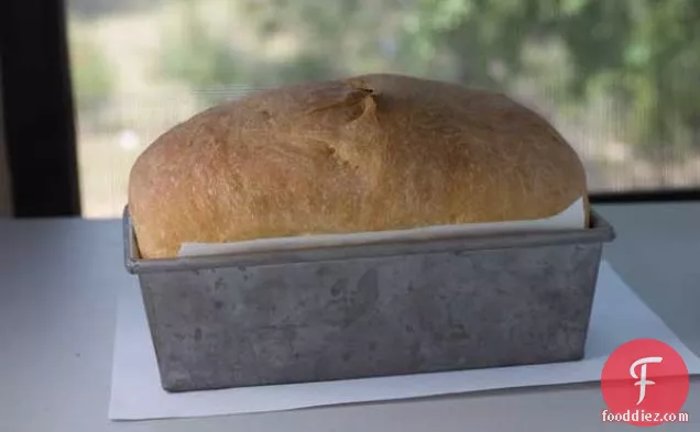 ब्रेड मशीन के बिना बेसिक व्हाइट ब्रेड