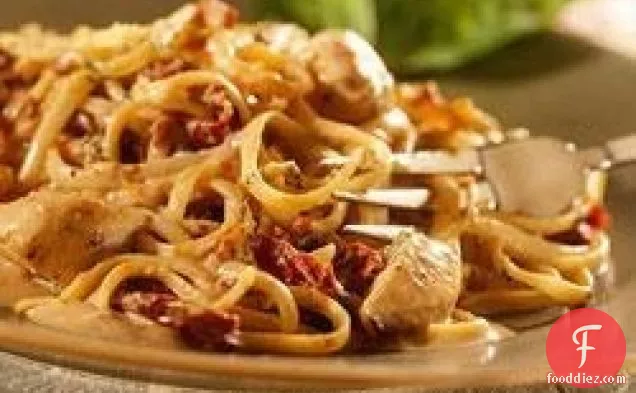 मलाईदार चिकन और टमाटर पास्ता