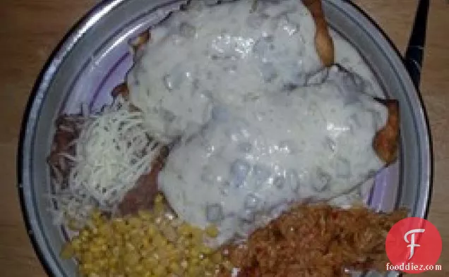 खट्टा क्रीम सॉस के साथ चिकन चिमिचांगस