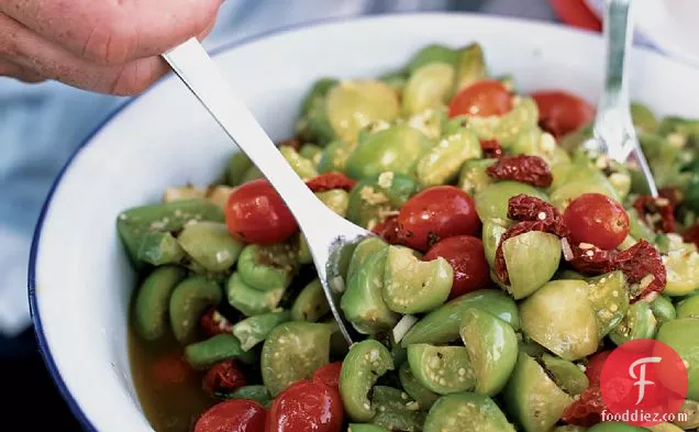 Tangy Tomatillo Salad with Sun-Dried Tomatoes