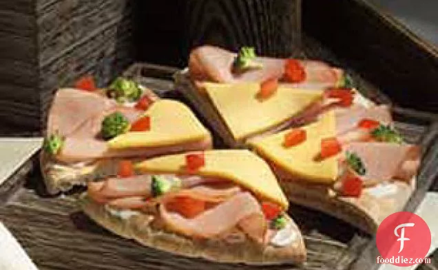Cool Crunchy Ham & Cheese Pita