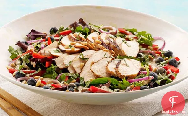 ब्लूबेरी-बाल्समिक ग्रिल्ड चिकन सलाद