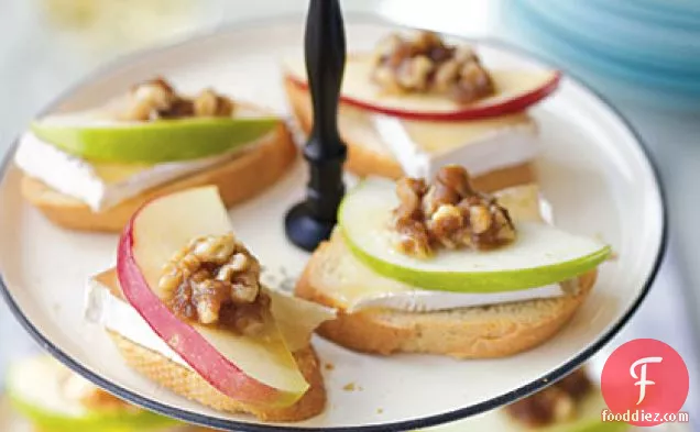 Apple and Brie Toasts